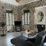 Stone House 1909 Evia 펜션 *