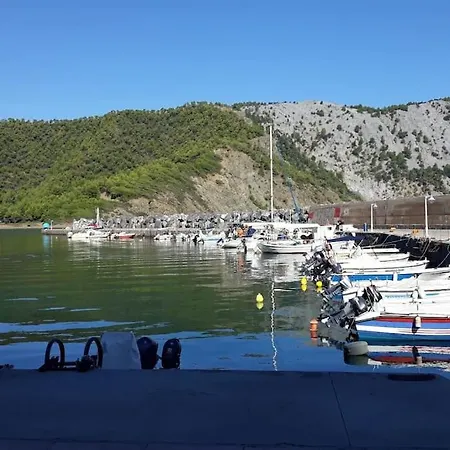 Stone House 1909 Evia Vakantiehuis Pilí