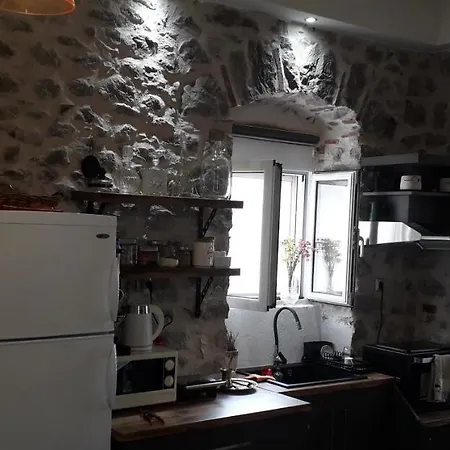 Stone House 1909 Evia * Pilí
