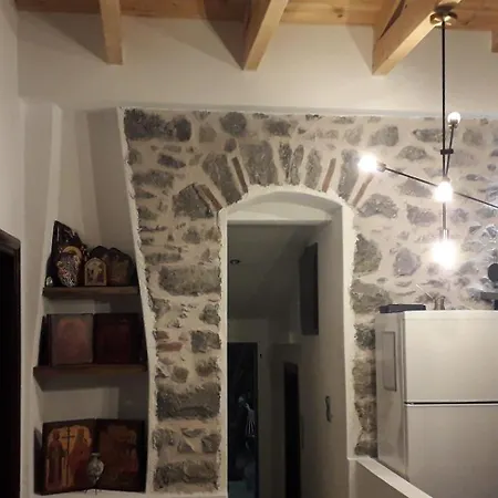 Stone House 1909 Evia Pilí
